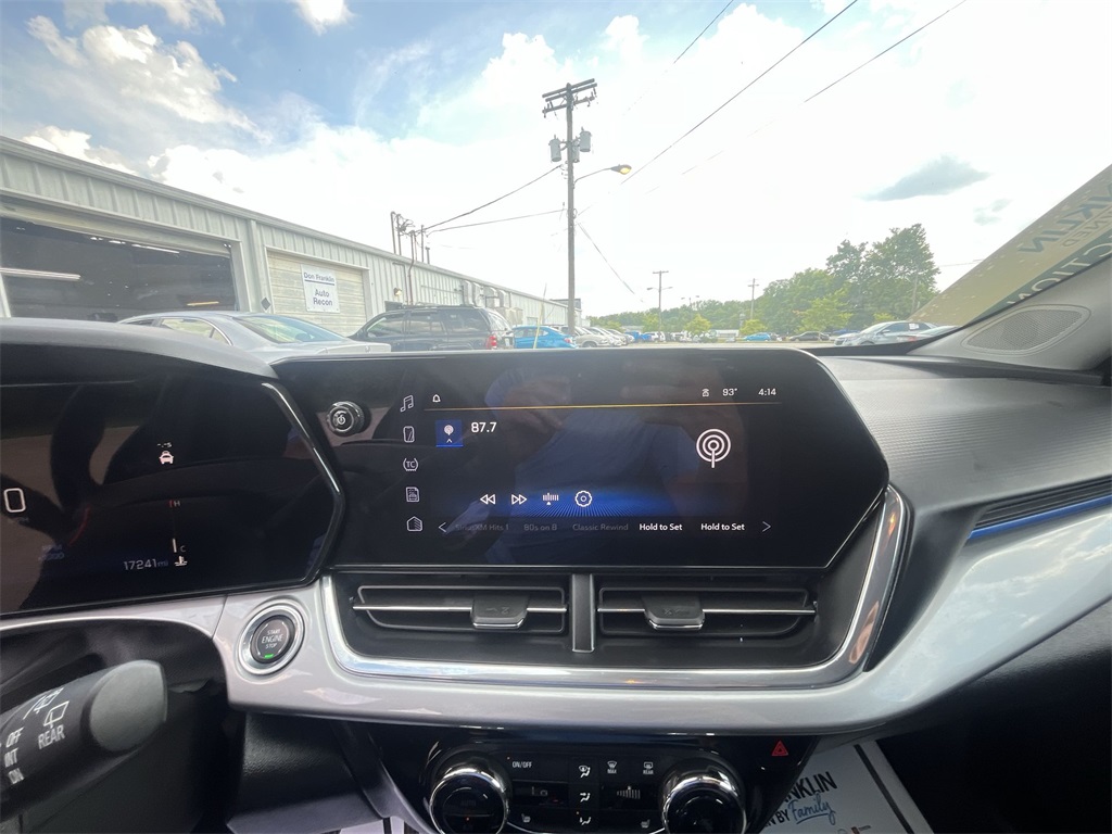 2024 Chevrolet Trax LT photo 16