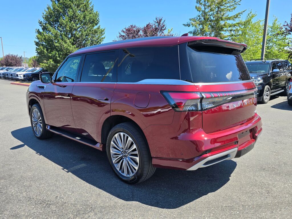 2025 Infiniti QX80 Luxe photo 5