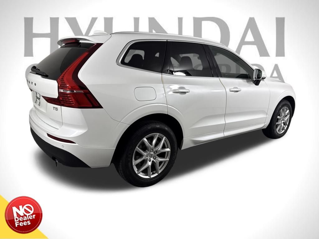 2021 Volvo XC60 T5 Momentum photo 3