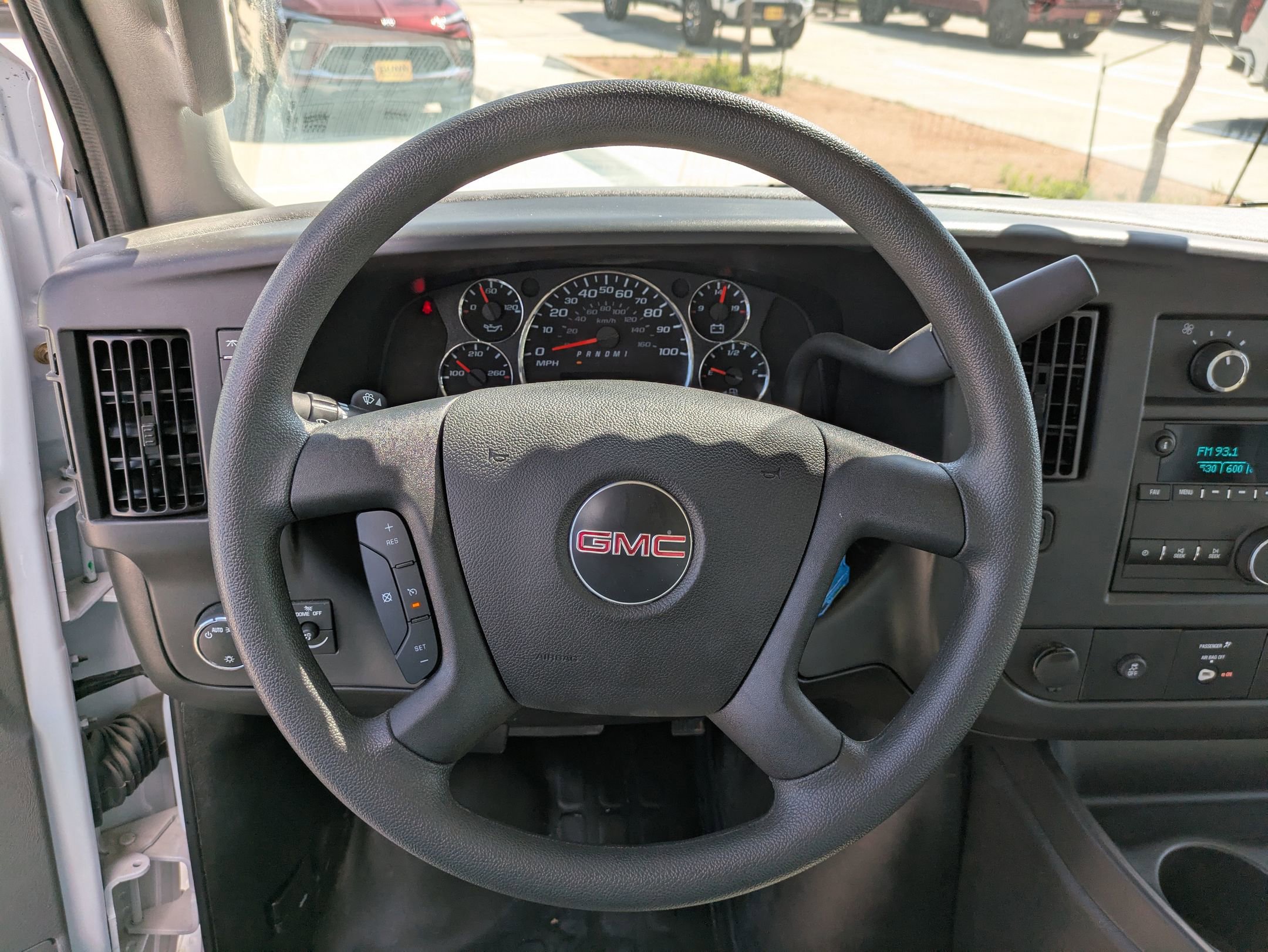 2024 Gmc Savana Cutaway 3500 photo 17