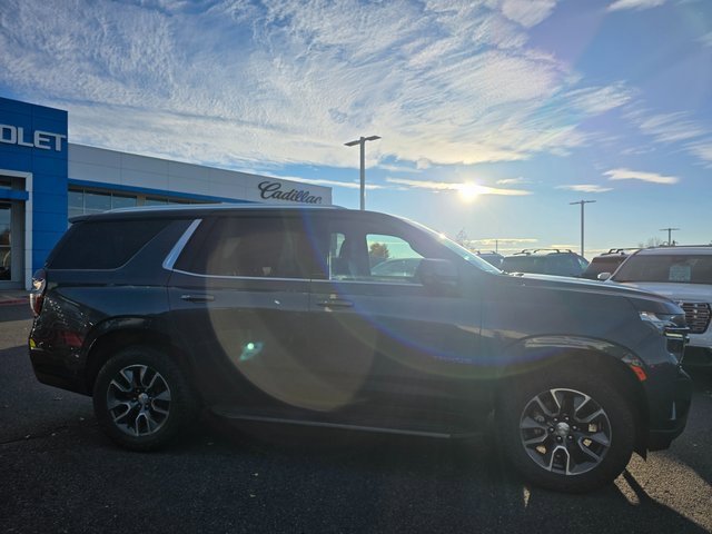 2021 Chevrolet Tahoe LT photo 2