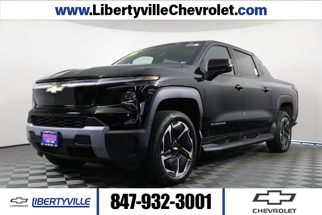 2026 Chevrolet Silverado EV LT's photo