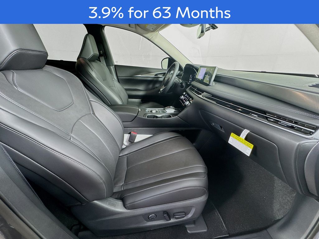 2026 Infiniti QX60 Luxe photo 33