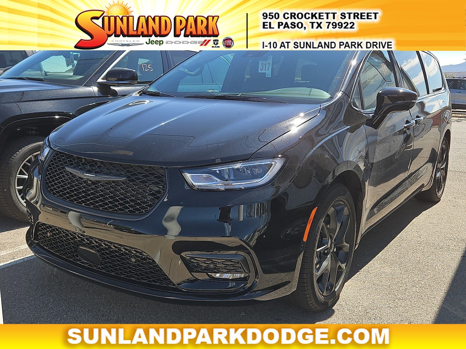 2026 Chrysler Pacifica Limited's photo