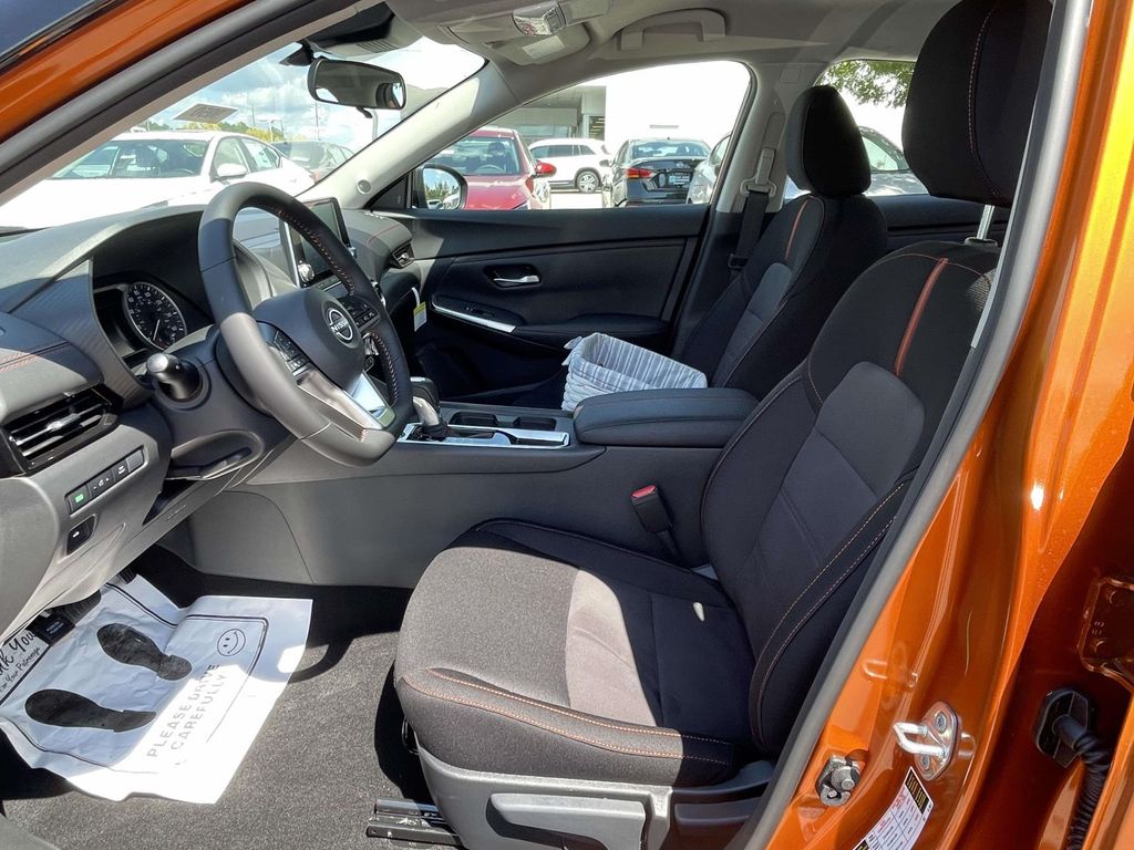 2025 Nissan Sentra SR photo 14