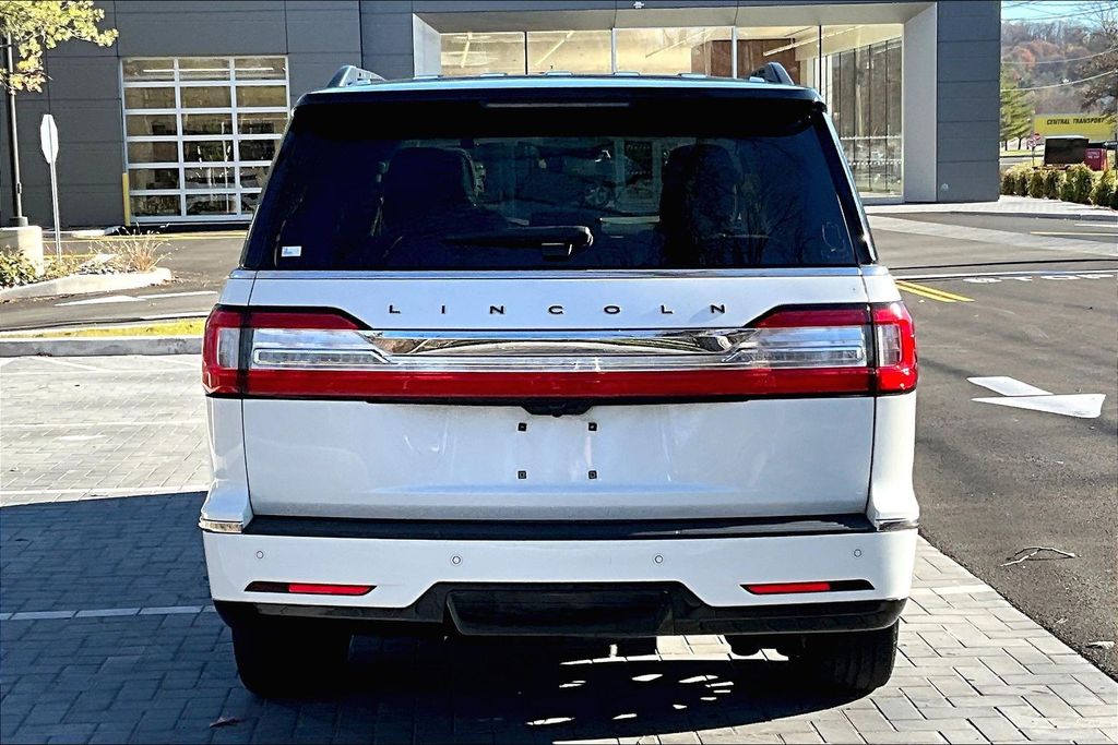 2021 Lincoln Navigator Black Label photo 4