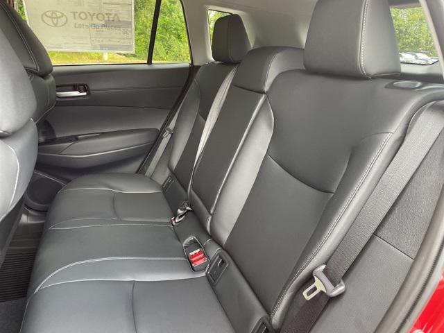 2025 Toyota Corolla Cross XLE photo 10