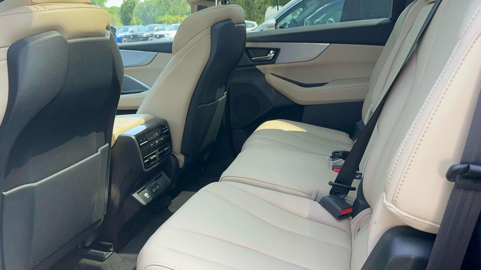 2023 Acura MDX SH-AWD photo 10