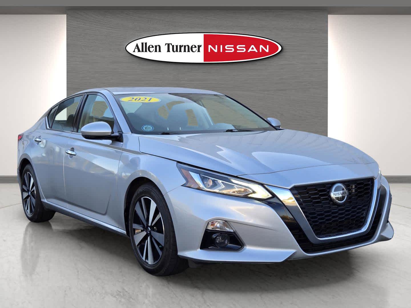 2021 Nissan Altima SL's photo