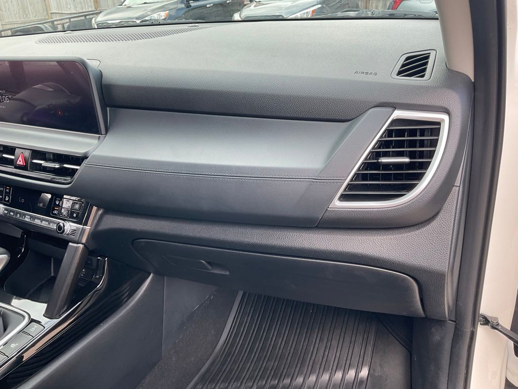 2024 Kia Seltos SX photo 11