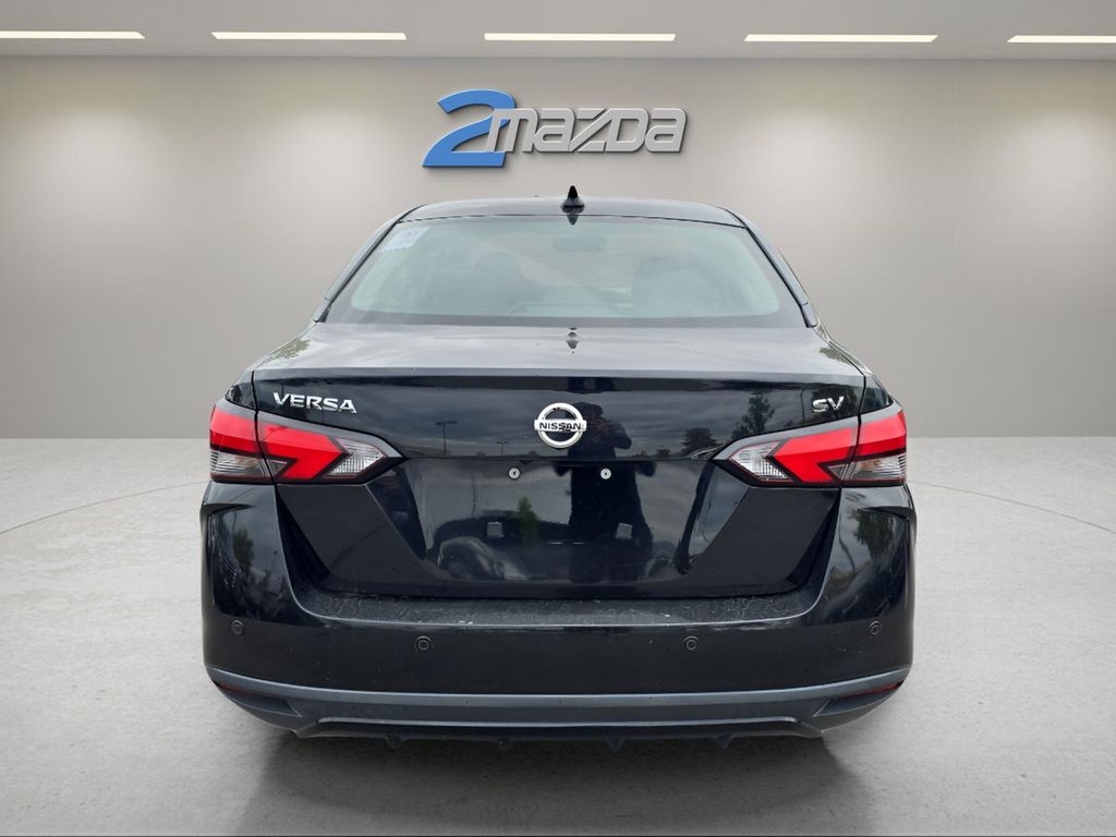 2021 Nissan Versa SV photo 4