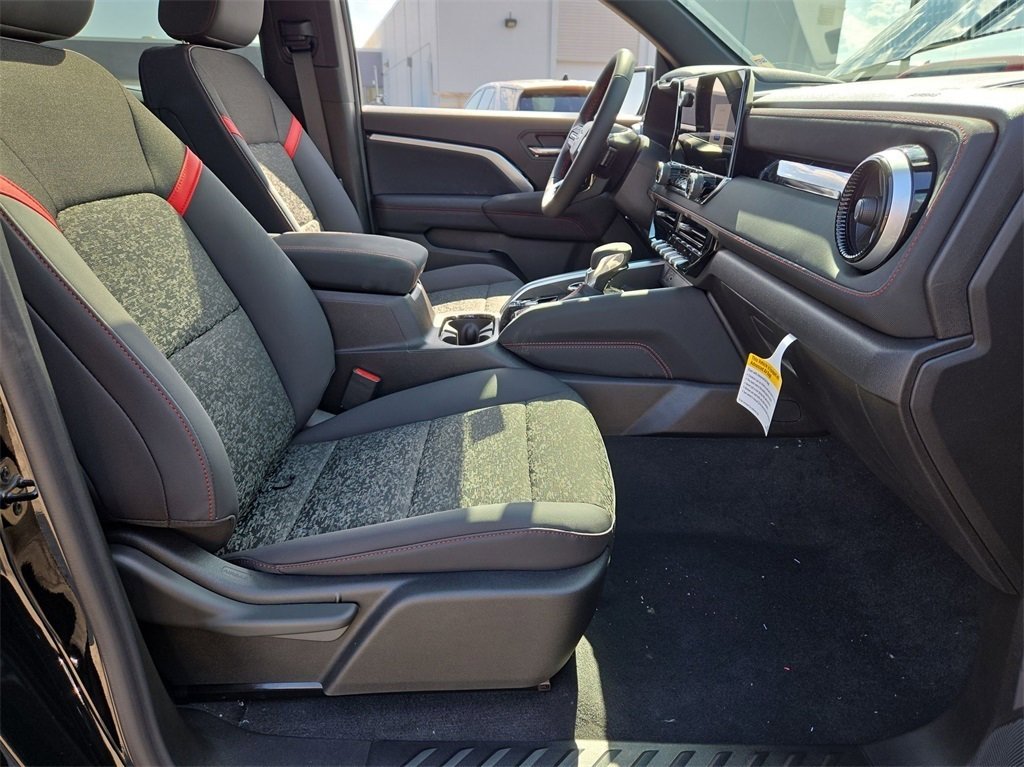 2025 Chevrolet Colorado Z71 photo 32
