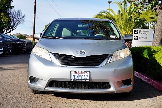 Used 2014 Silver Toyota LE image 4