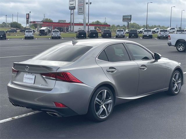 2018 Lexus IS 300 photo 3