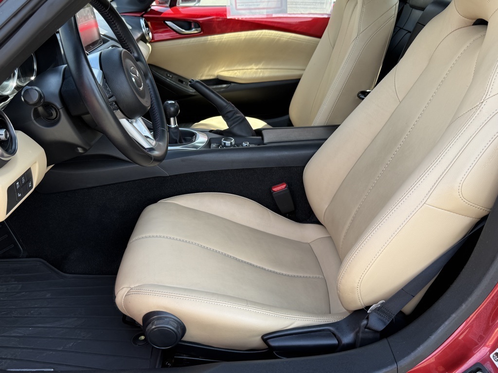 2017 Mazda MX-5 Miata RF Miata Grand Touring photo 18