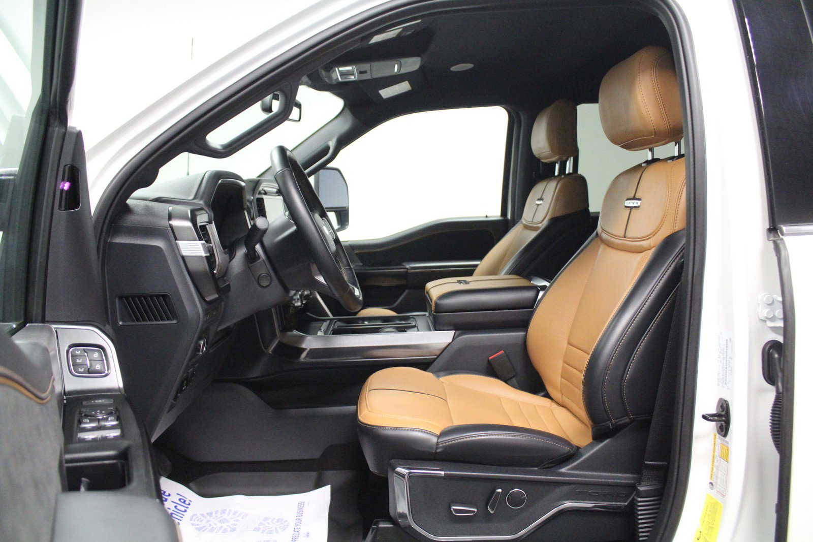 2023 Ford F-150 Platinum photo 11