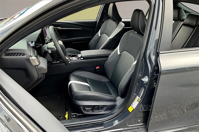2025 Toyota Camry SE photo 25