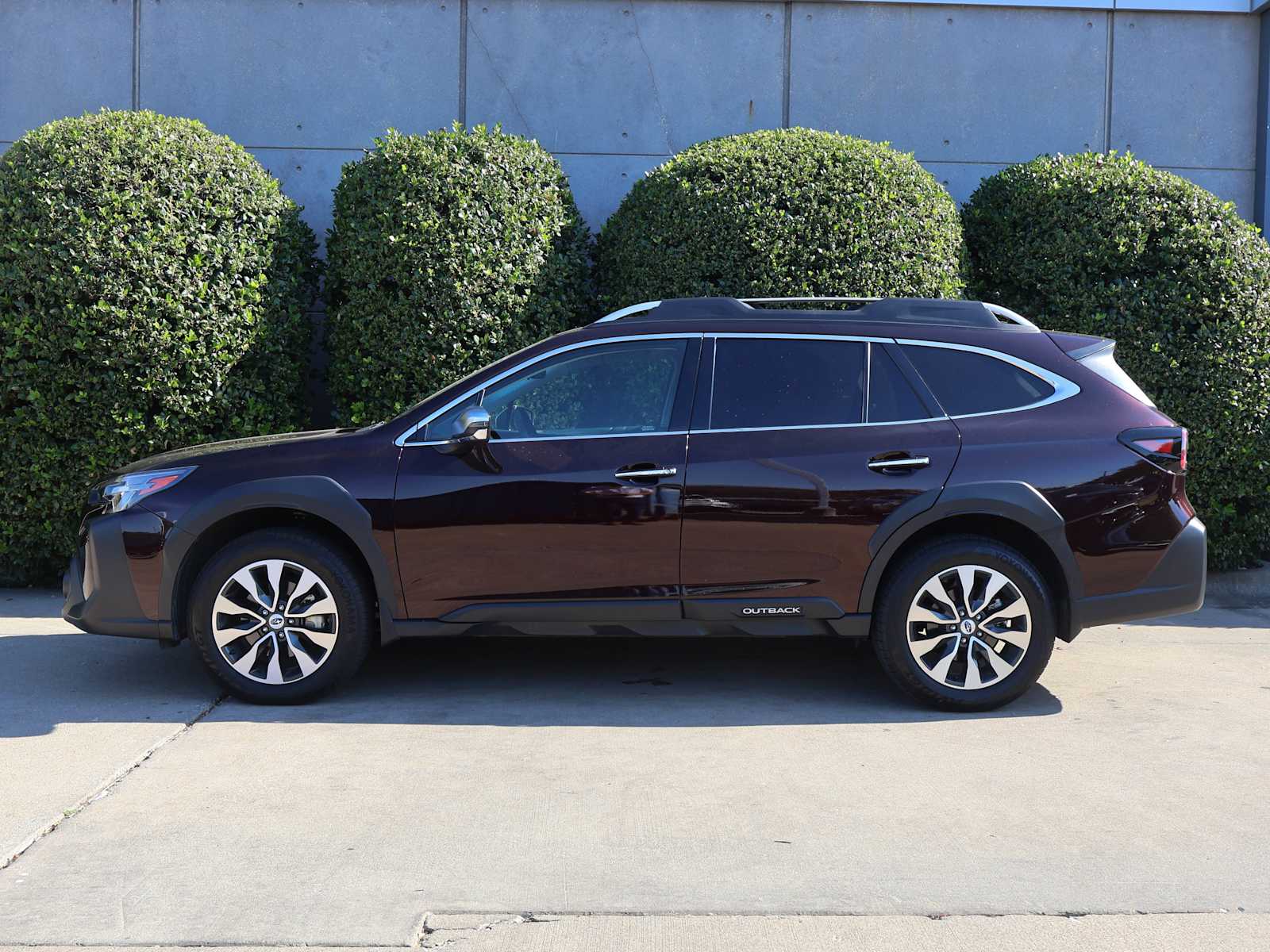 2024 Subaru Outback Touring photo 4