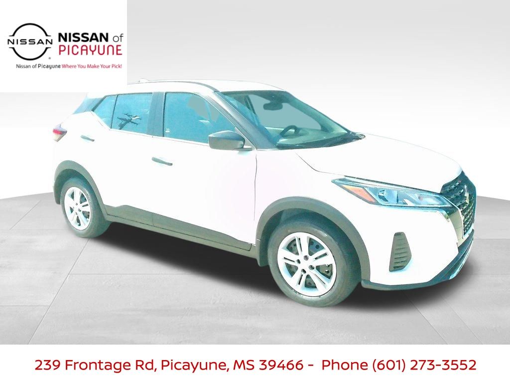 2025 Nissan KICKS PLAY Base's photo