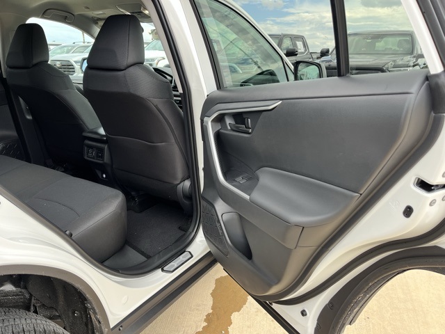 2025 Toyota RAV4 LE photo 19