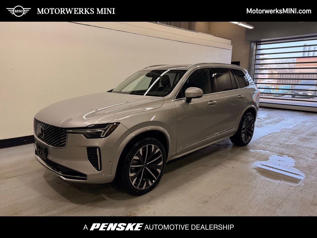 2025 Volvo XC90 Plus's photo