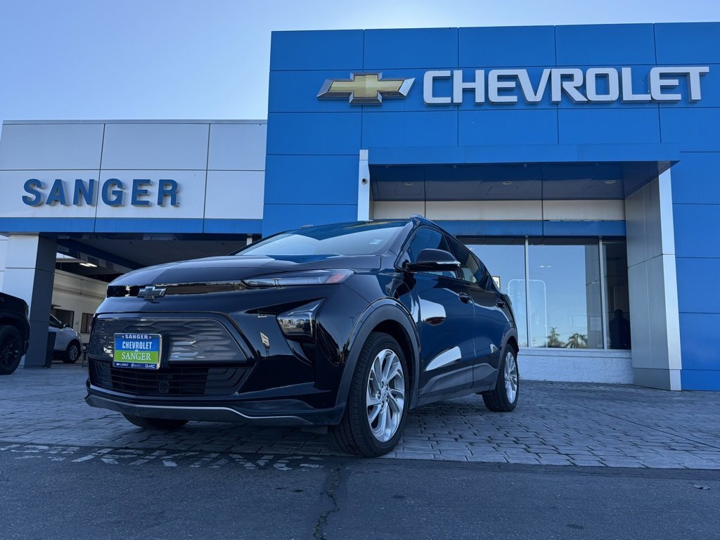 Used 2023 Chevrolet Bolt EUV LT with VIN 1G1FY6S06P4173262 for sale in Sanger, CA