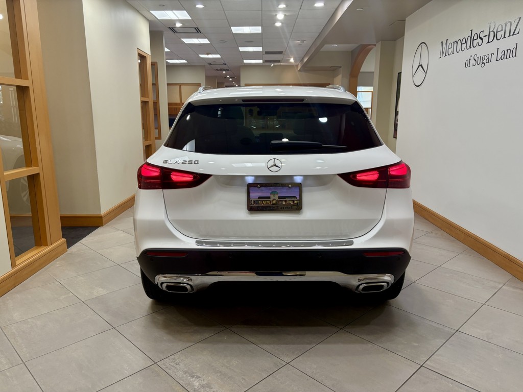 2026 Mercedes Benz GLA 250 photo 4