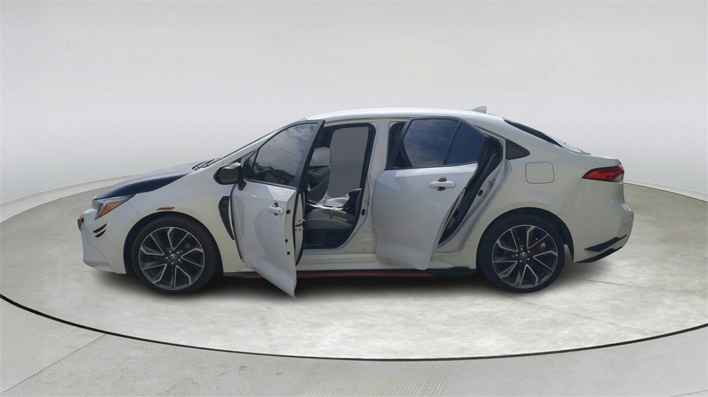 2024 Toyota Corolla Hybrid LE photo 11