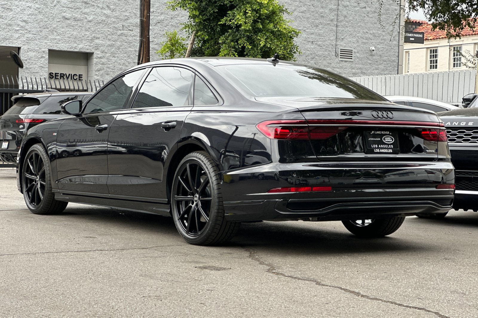 2024 Audi A8 L 55 TFSI Quattro photo 2