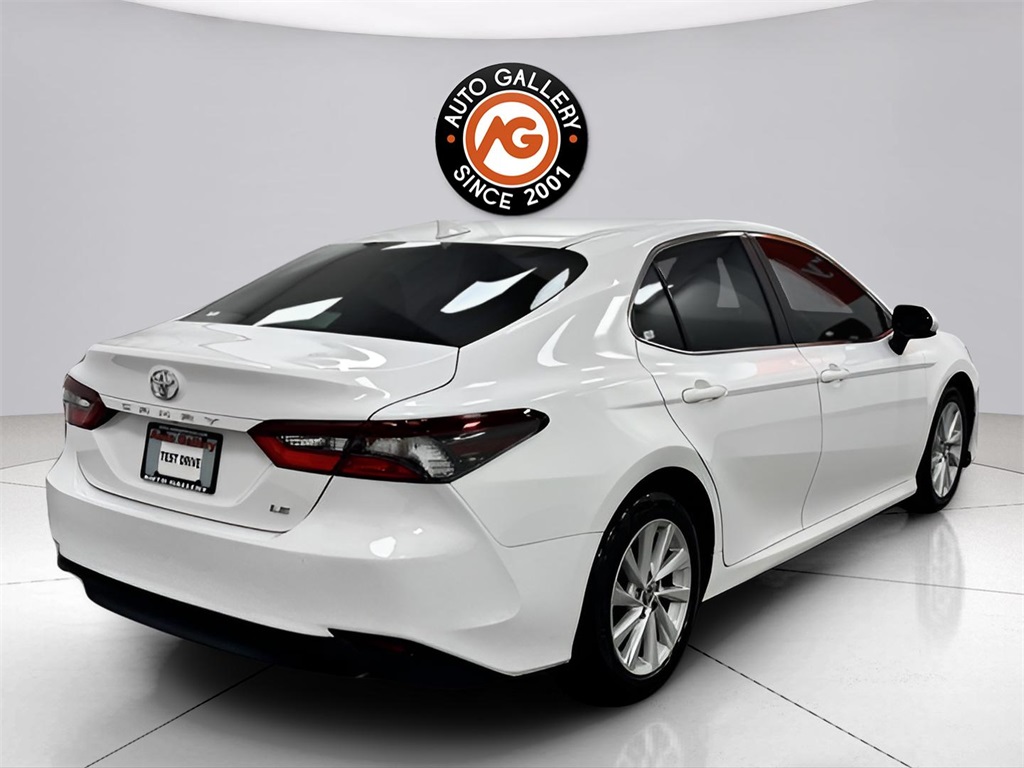 2022 Toyota Camry LE photo 7