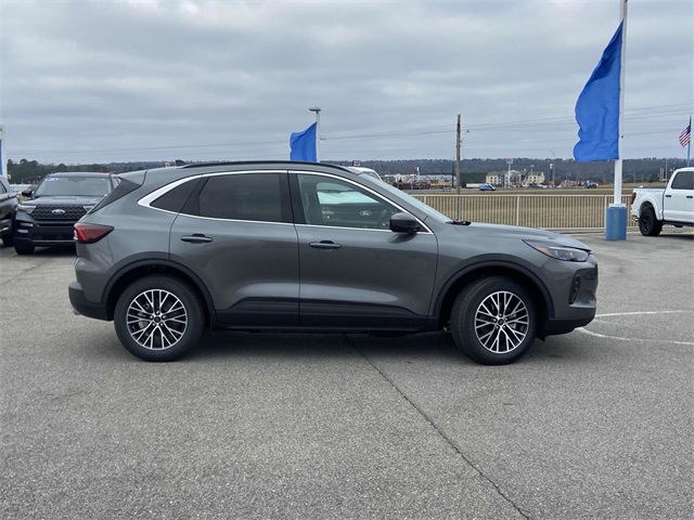 2025 Ford Escape Plug-In Hybrid Base photo 2