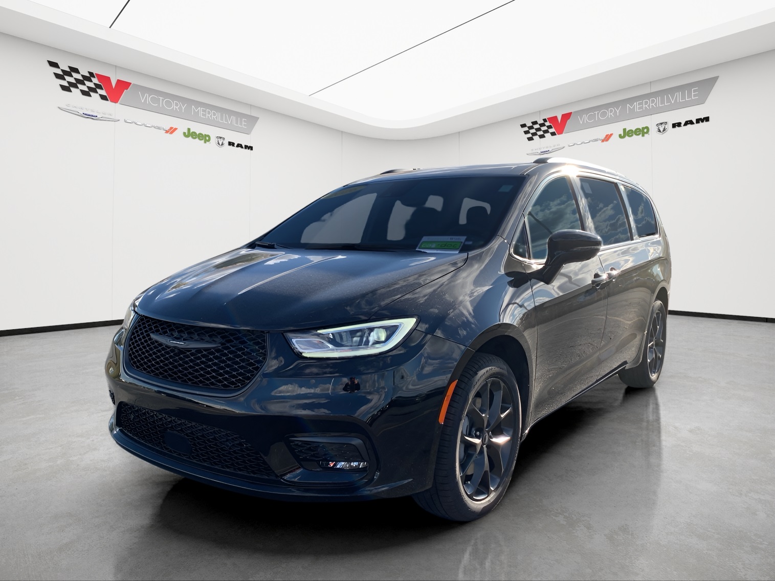 2026 Chrysler Pacifica Limited's photo