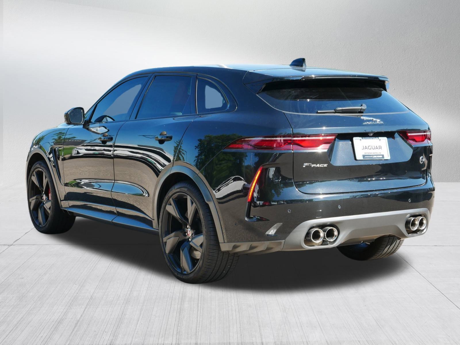 2023 Jaguar F-PACE SVR photo 7