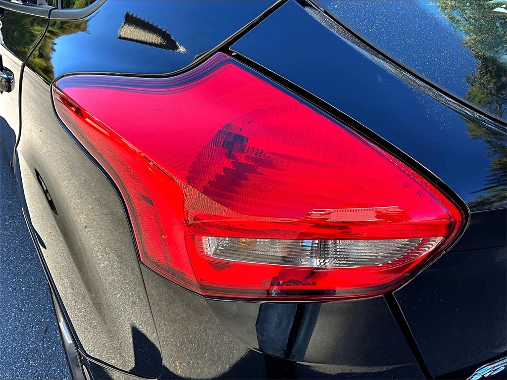 2017 Ford Focus ST photo 28