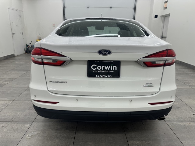 2020 Ford Fusion SE photo 3
