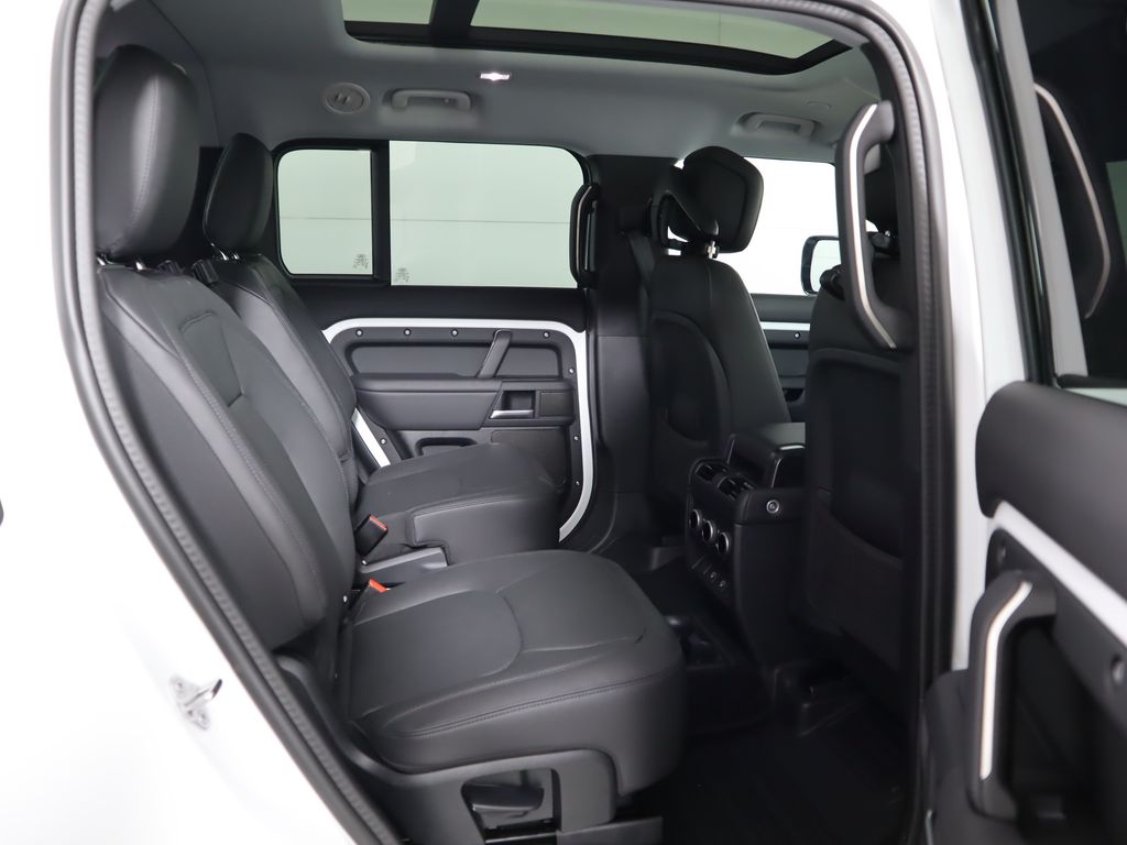 2025 Land Rover Defender 130 S photo 23