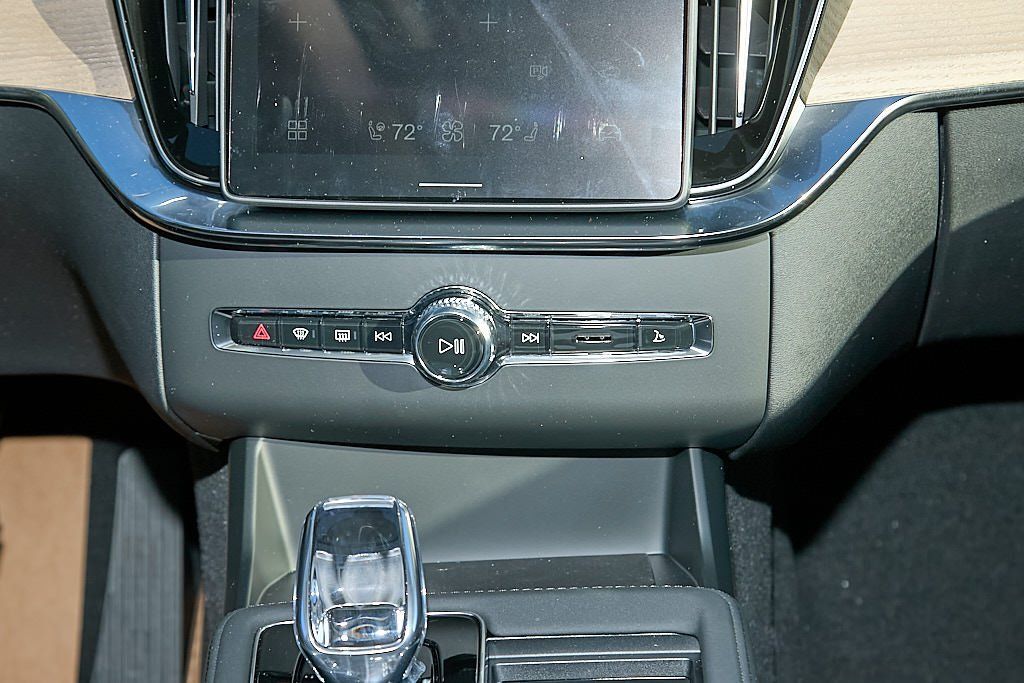 2026 VOLVO XC90 - Image 27