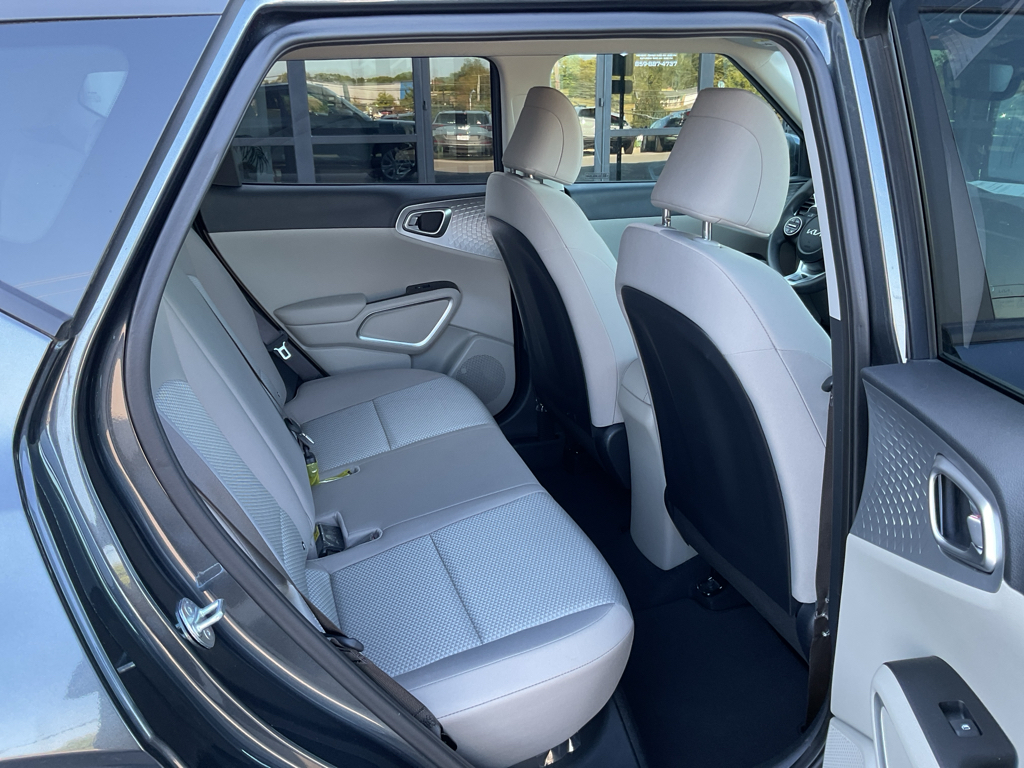 2023 Kia Soul LX photo 10