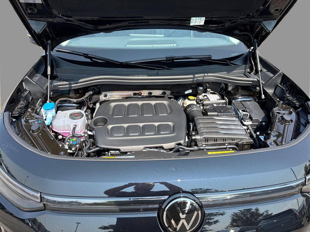 2025 Volkswagen Tiguan SE photo 12