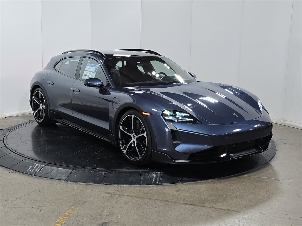 2025 Porsche Taycan Cross Turismo Turbo photo 3