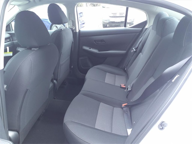 2025 Nissan Sentra SV photo 11