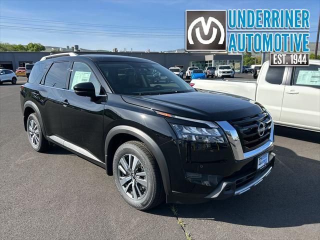 2025 Nissan Pathfinder SL's photo