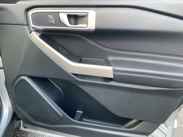 2023 Ford Explorer XLT photo 30