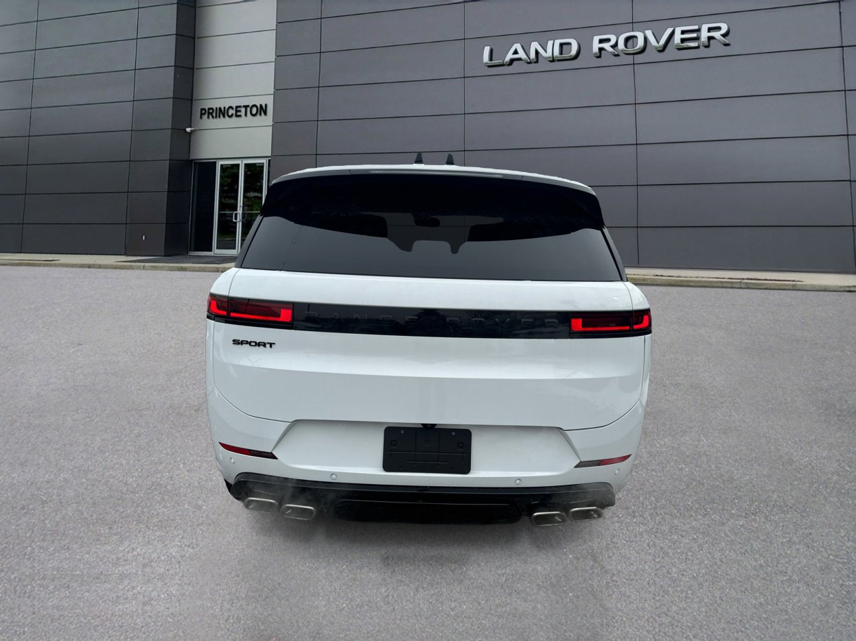 2025 Land Rover Range Rover Sport SE photo 6