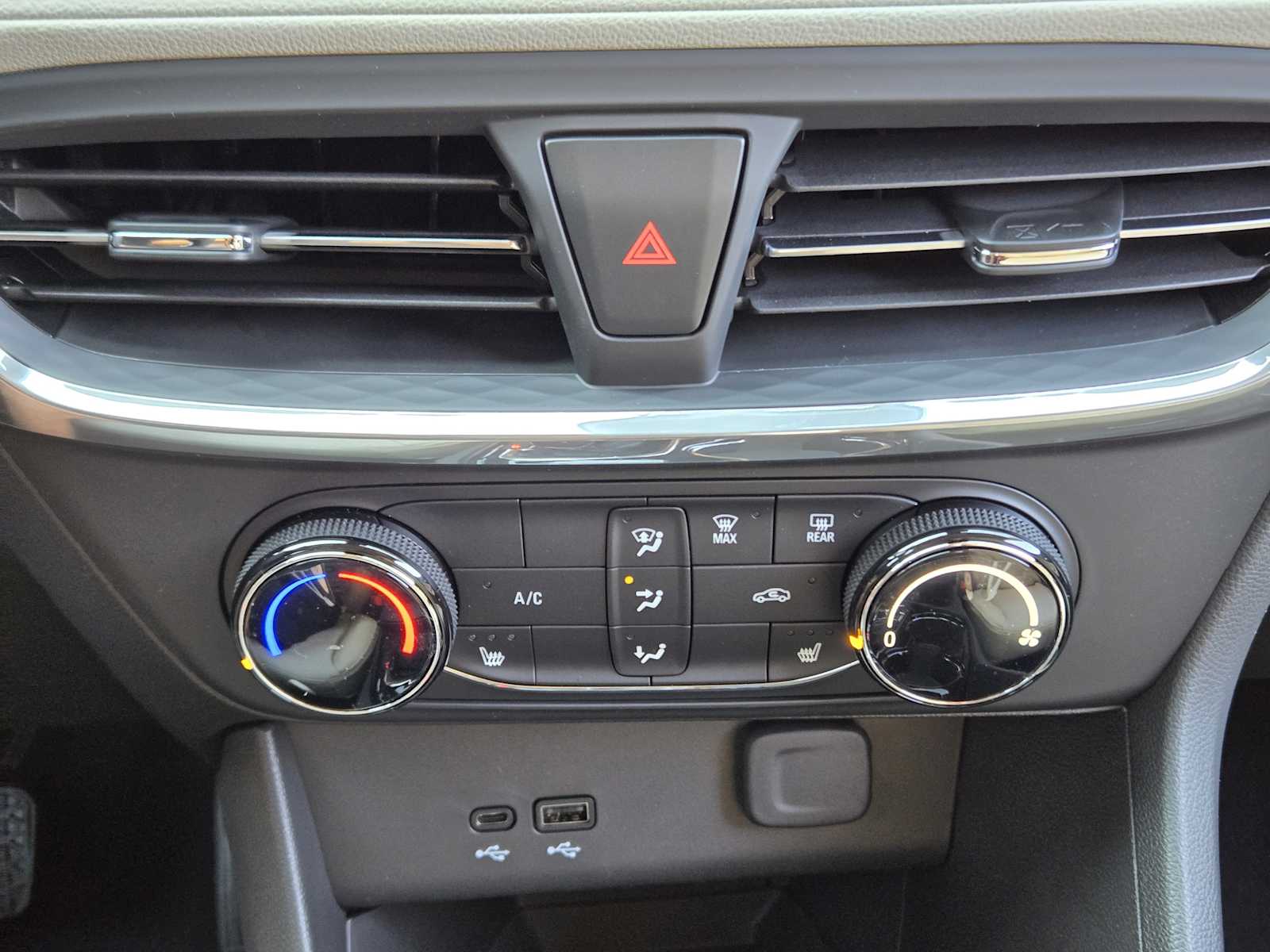 2026 Buick Encore GX Preferred photo 12