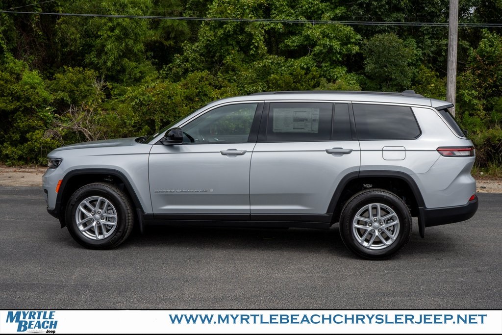 2025 Jeep Grand Cherokee Laredo X photo 2