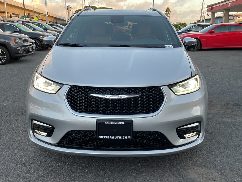 2026 Chrysler Pacifica Pinnacle's photo