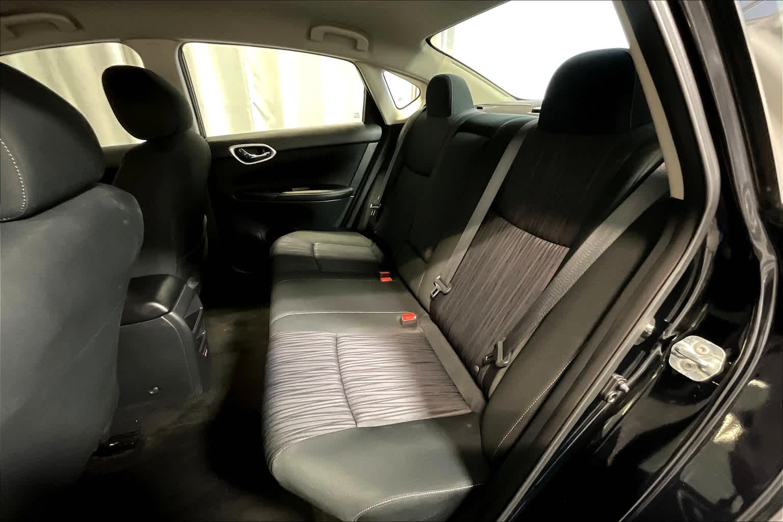 2019 Nissan Sentra SV photo 14