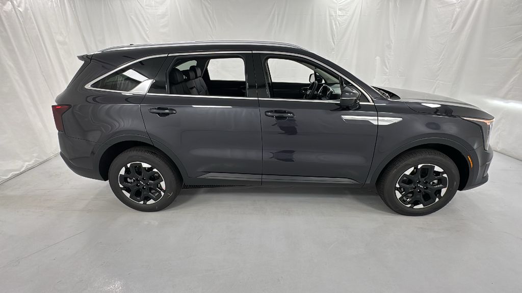 2026 Kia Sorento S photo 2