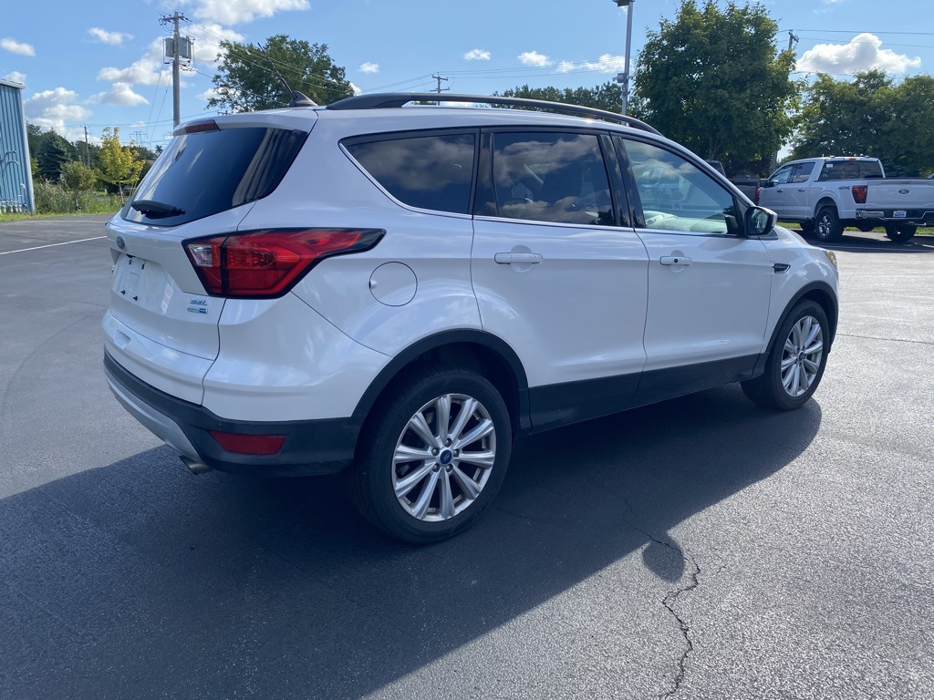 2019 Ford Escape SEL photo 11